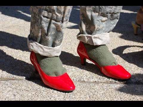 Los cadetes del ejército USA, obligados a llevar tacones para apoyar campaña feminista (no es broma)
