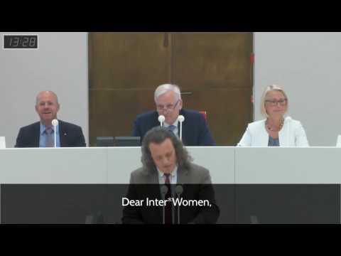 Político alemán ridiculiza la política de género en histórico discurso en el Parlamento