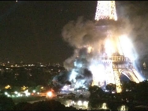 La Torre Eiffell estuvo a punto de estallar ayer, tras declaraciones de Hollande que dieron el pretexto a los terroristas de Niza